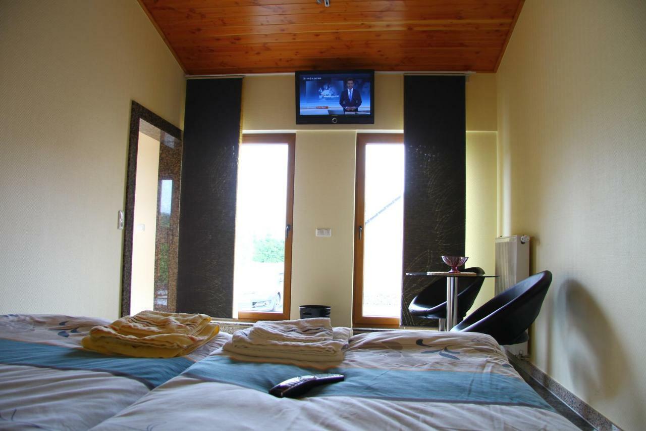 Bistro Im Ring Bed & Breakfast Quiddelbach Ngoại thất bức ảnh