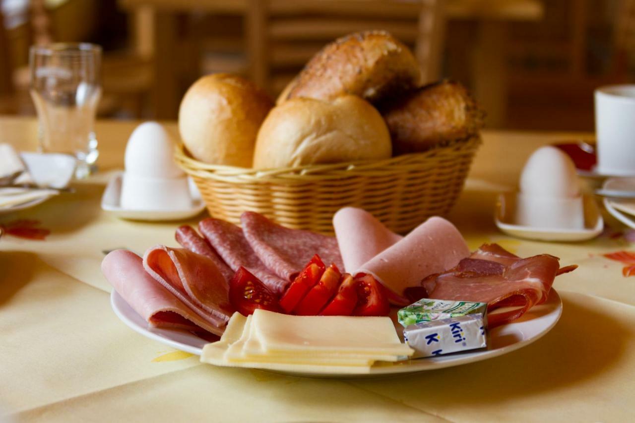 Bistro Im Ring Bed & Breakfast Quiddelbach Ngoại thất bức ảnh